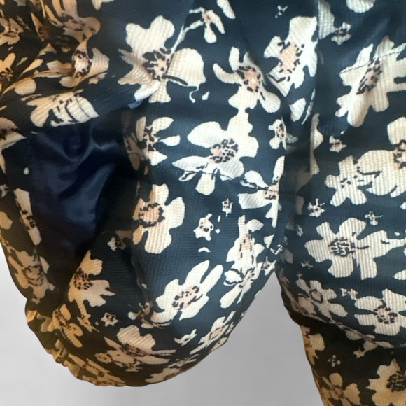 Akaiv Cropped Floral Puffer Jacket Size Large Navy Blue Cream Pockets Full Zip - Picture 4 of 14